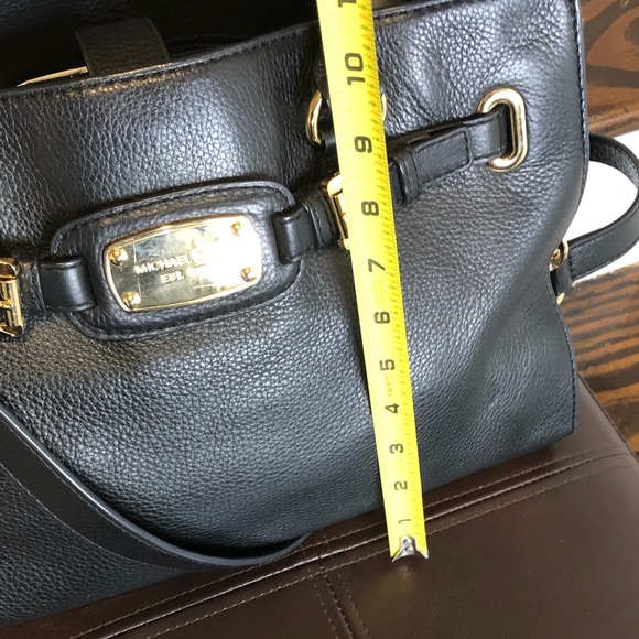 MICHAEL KORS Tumbled Black Leather Crossbody Satchel Gold Hardware - Picture 11 of 14